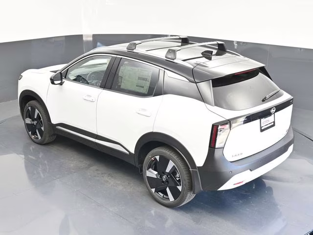2026 Aspen White/Super Black Nissan Kicks SR FWD SUV