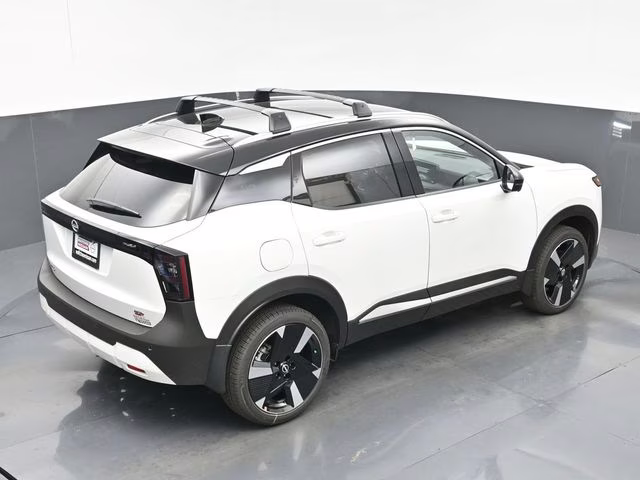 2026 Aspen White/Super Black Nissan Kicks SR FWD SUV