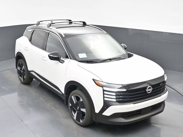 2026 Aspen White/Super Black Nissan Kicks SR FWD SUV