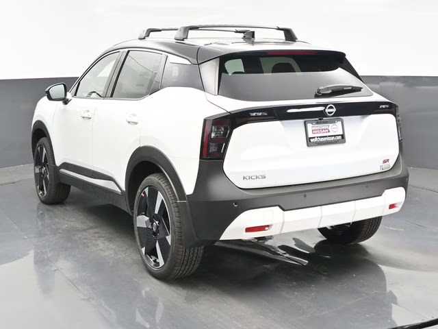 2026 Aspen White/Super Black Nissan Kicks SR FWD SUV