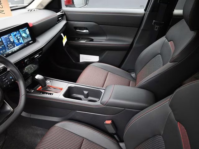 2026 Gun Metallic/Scarlet Ember Tintcoat Nissan Kicks SR FWD SUV