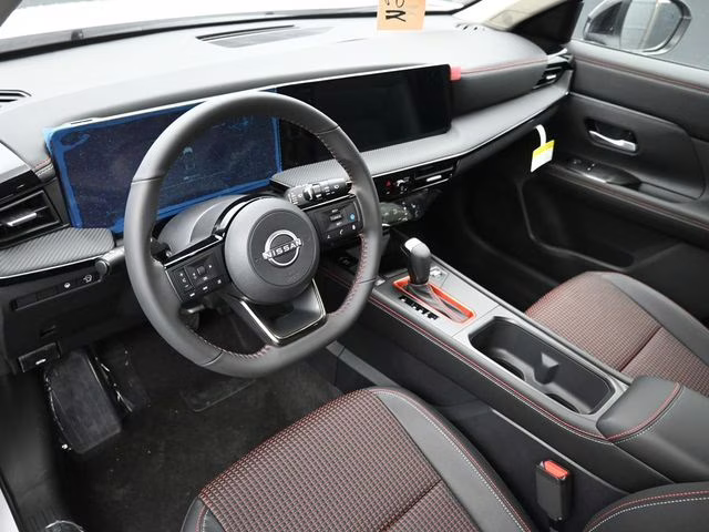 2026 Aspen White Tricoat Nissan Kicks SR FWD SUV