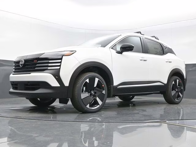 2026 Aspen White Tricoat Nissan Kicks SR FWD SUV