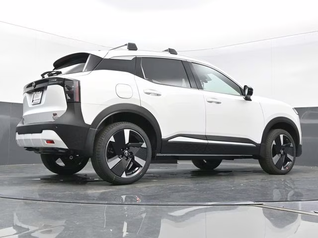 2026 Aspen White Tricoat Nissan Kicks SR FWD SUV