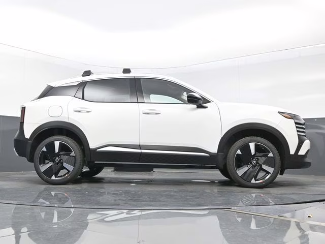 2026 Aspen White Tricoat Nissan Kicks SR FWD SUV
