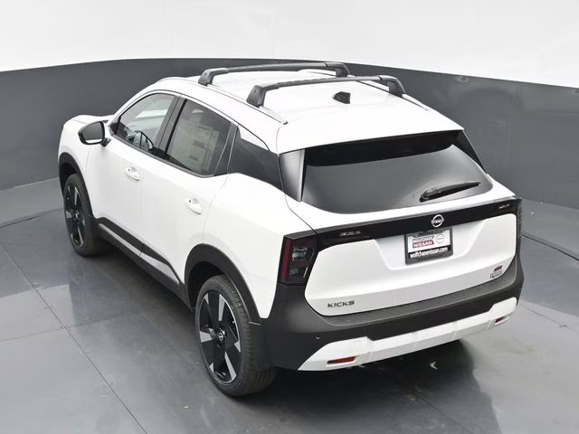 2026 Aspen White Tricoat Nissan Kicks SR FWD SUV