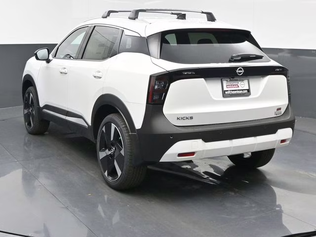 2026 Aspen White Tricoat Nissan Kicks SR FWD SUV