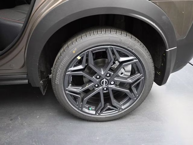 2026 Canyon Bronze Metallic Nissan Kicks SR FWD SUV