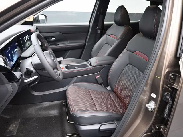 2026 Canyon Bronze Metallic Nissan Kicks SR FWD SUV