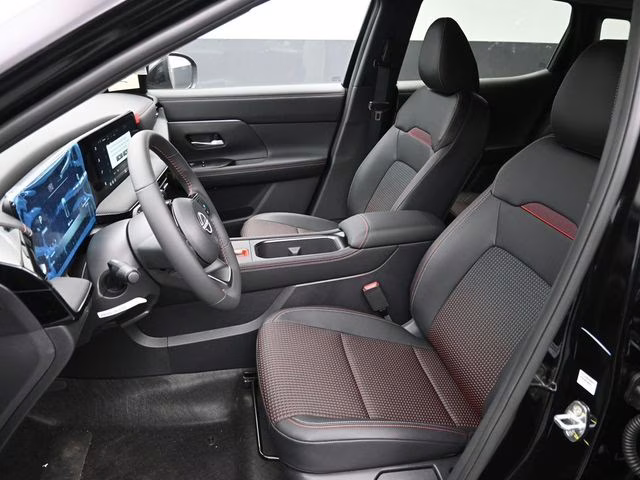 2026 Super Black Nissan Kicks SR FWD SUV