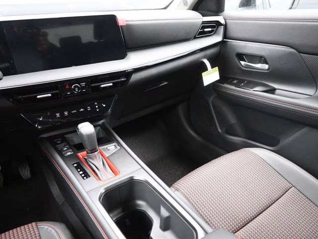 2026 Aspen White/Super Black Nissan Kicks SR FWD SUV