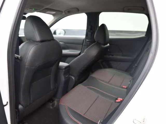 2026 Aspen White/Super Black Nissan Kicks SR FWD SUV