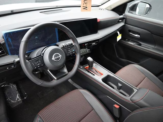 2026 Aspen White/Super Black Nissan Kicks SR FWD SUV