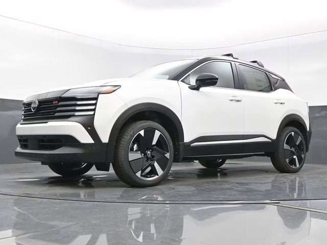 2026 Aspen White/Super Black Nissan Kicks SR FWD SUV