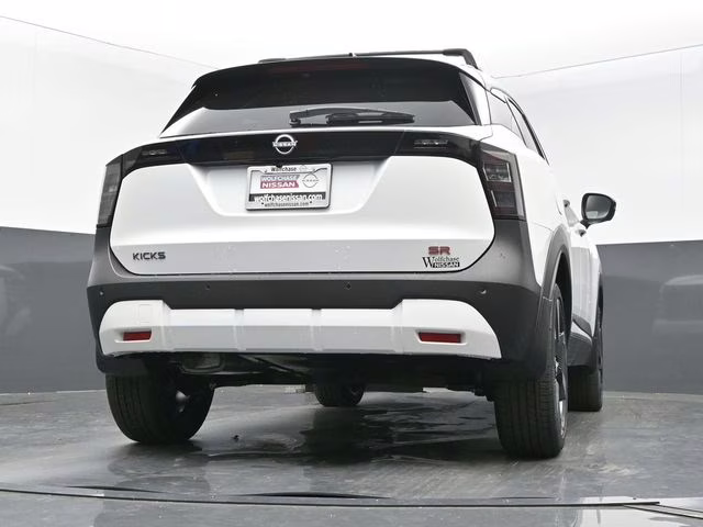 2026 Aspen White/Super Black Nissan Kicks SR FWD SUV