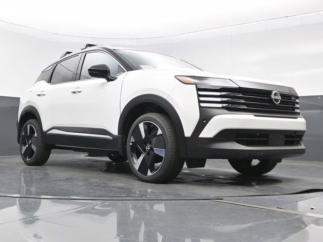 2026 Aspen White/Super Black Nissan Kicks SR FWD SUV