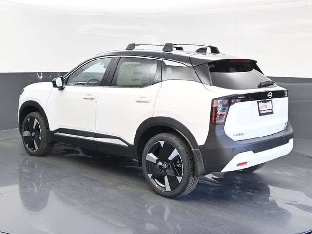 2026 Aspen White/Super Black Nissan Kicks SR FWD SUV