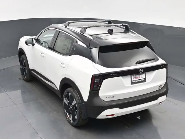 2026 Aspen White/Super Black Nissan Kicks SR FWD SUV