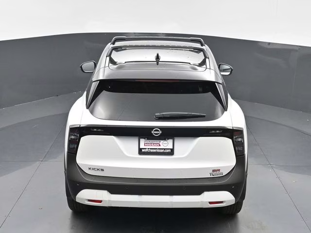 2026 Aspen White/Super Black Nissan Kicks SR FWD SUV