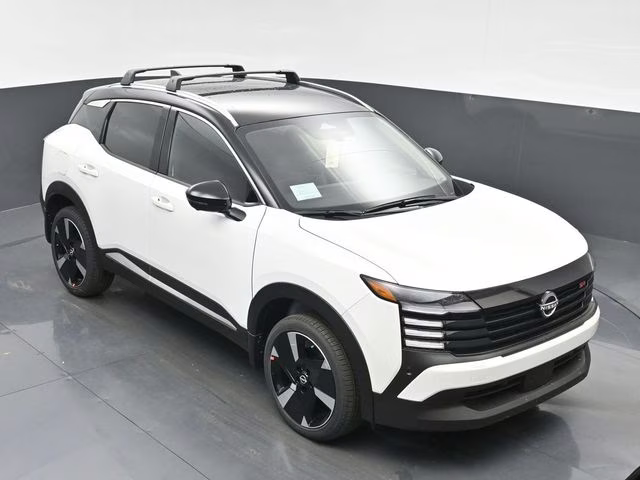 2026 Aspen White/Super Black Nissan Kicks SR FWD SUV