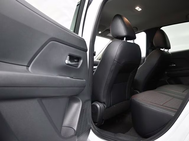 2026 Aspen White Tricoat Nissan Kicks SR FWD SUV