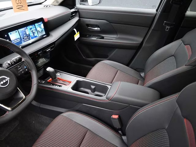 2026 Aspen White Tricoat Nissan Kicks SR FWD SUV