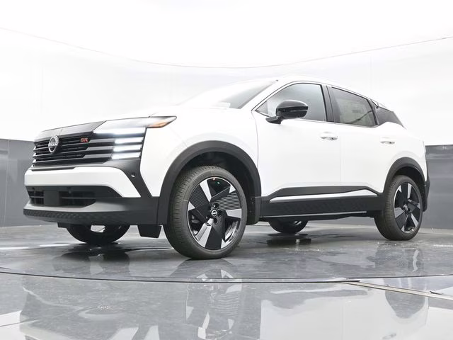 2026 Aspen White Tricoat Nissan Kicks SR FWD SUV