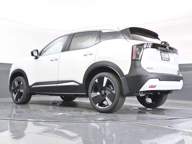 2026 Aspen White Tricoat Nissan Kicks SR FWD SUV