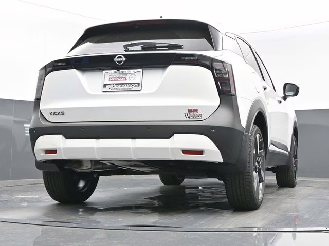 2026 Aspen White Tricoat Nissan Kicks SR FWD SUV