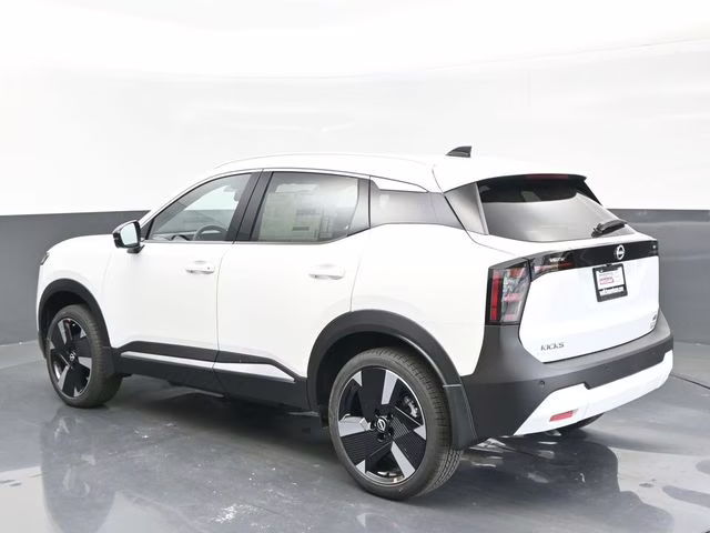 2026 Aspen White Tricoat Nissan Kicks SR FWD SUV