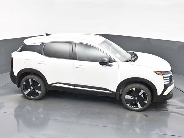 2026 Aspen White Tricoat Nissan Kicks SR FWD SUV
