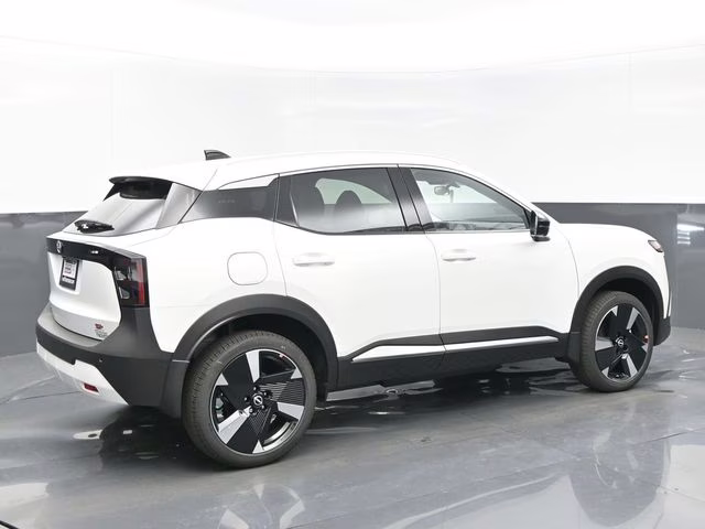 2026 Aspen White Tricoat Nissan Kicks SR FWD SUV