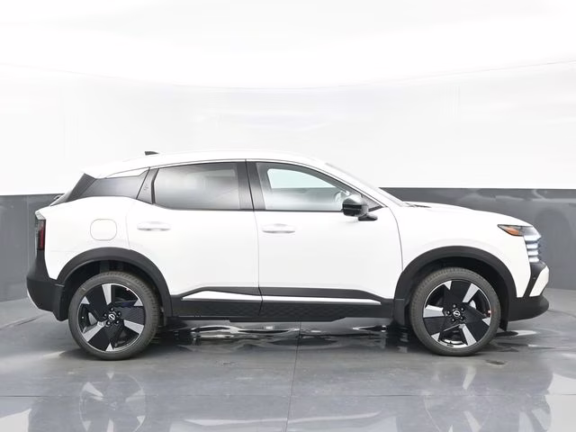 2026 Aspen White Tricoat Nissan Kicks SR FWD SUV