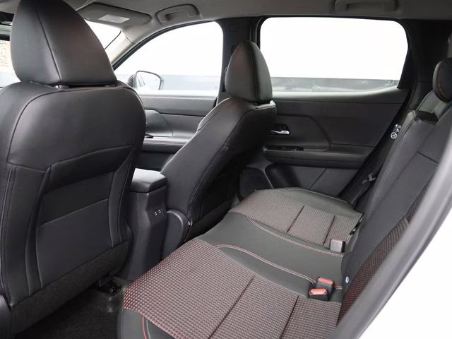2026 Aspen White/Super Black Nissan Kicks SR AWD SUV