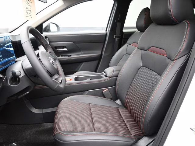 2026 Aspen White/Super Black Nissan Kicks SR AWD SUV