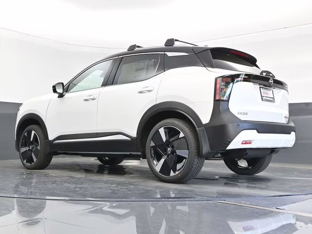 2026 Aspen White/Super Black Nissan Kicks SR AWD SUV