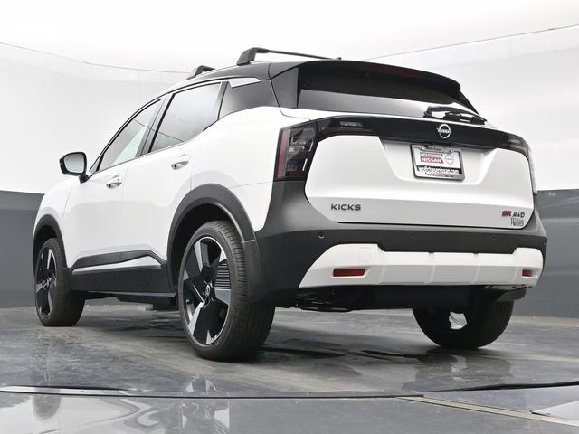 2026 Aspen White/Super Black Nissan Kicks SR AWD SUV