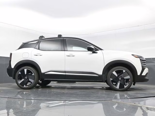 2026 Aspen White/Super Black Nissan Kicks SR AWD SUV