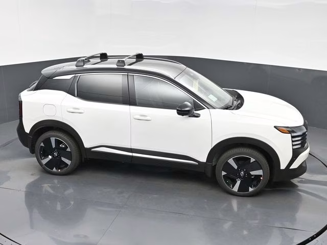 2026 Aspen White/Super Black Nissan Kicks SR AWD SUV