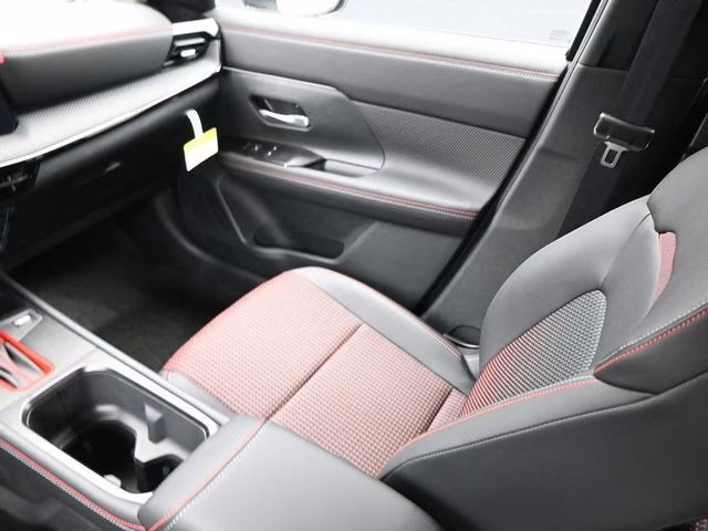 2026 Gun Metallic/Super Black Nissan Kicks SR AWD SUV
