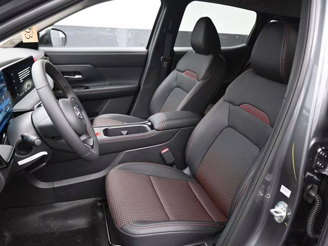 2026 Gun Metallic/Super Black Nissan Kicks SR AWD SUV