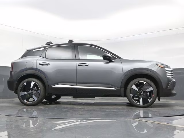 2026 Gun Metallic/Super Black Nissan Kicks SR AWD SUV