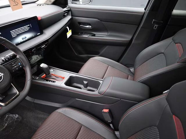 2026 Aspen White/Super Black Nissan Kicks SR FWD SUV