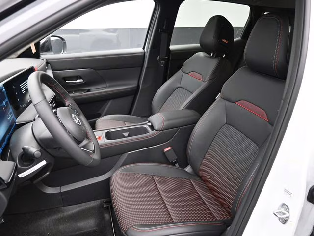 2026 Aspen White/Super Black Nissan Kicks SR FWD SUV