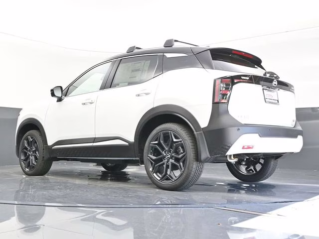 2026 Aspen White/Super Black Nissan Kicks SR FWD SUV