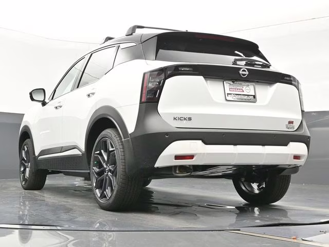 2026 Aspen White/Super Black Nissan Kicks SR FWD SUV