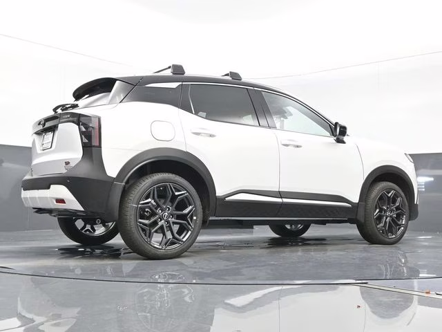 2026 Aspen White/Super Black Nissan Kicks SR FWD SUV