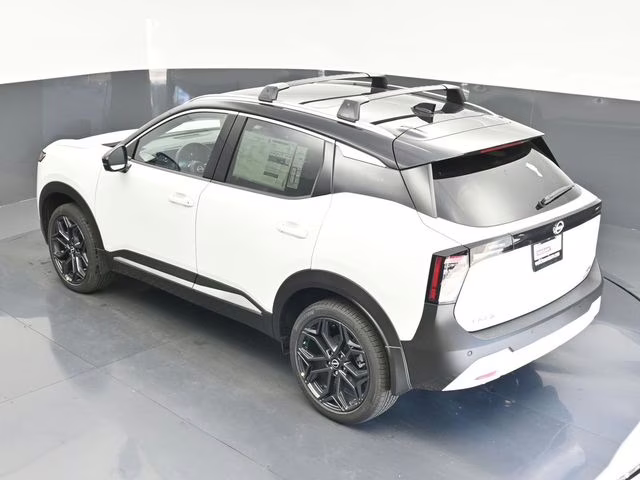 2026 Aspen White/Super Black Nissan Kicks SR FWD SUV