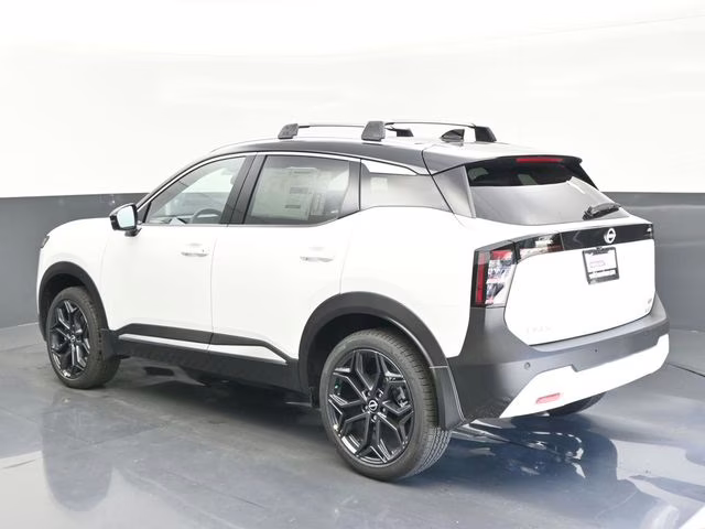 2026 Aspen White/Super Black Nissan Kicks SR FWD SUV