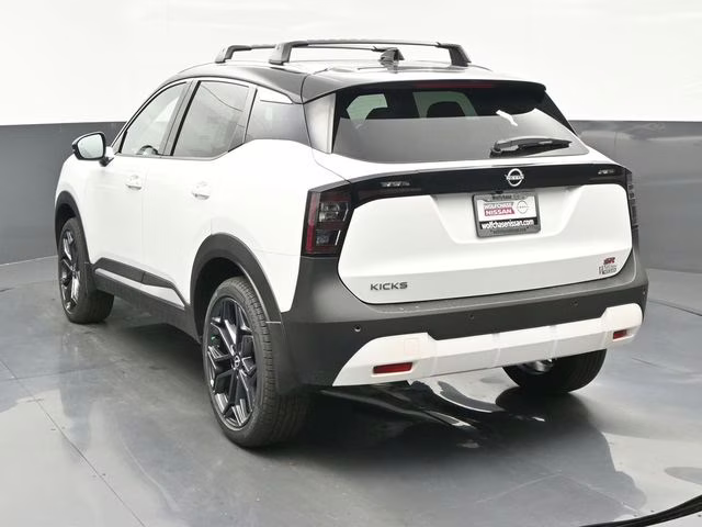 2026 Aspen White/Super Black Nissan Kicks SR FWD SUV